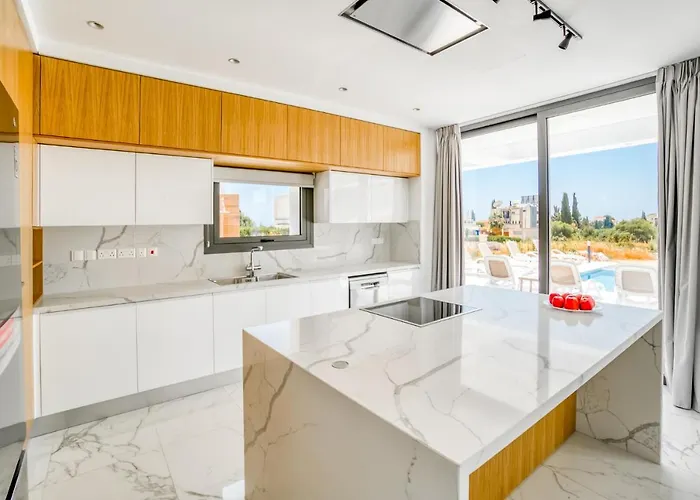 Arsinoe By Ezoria Villa *